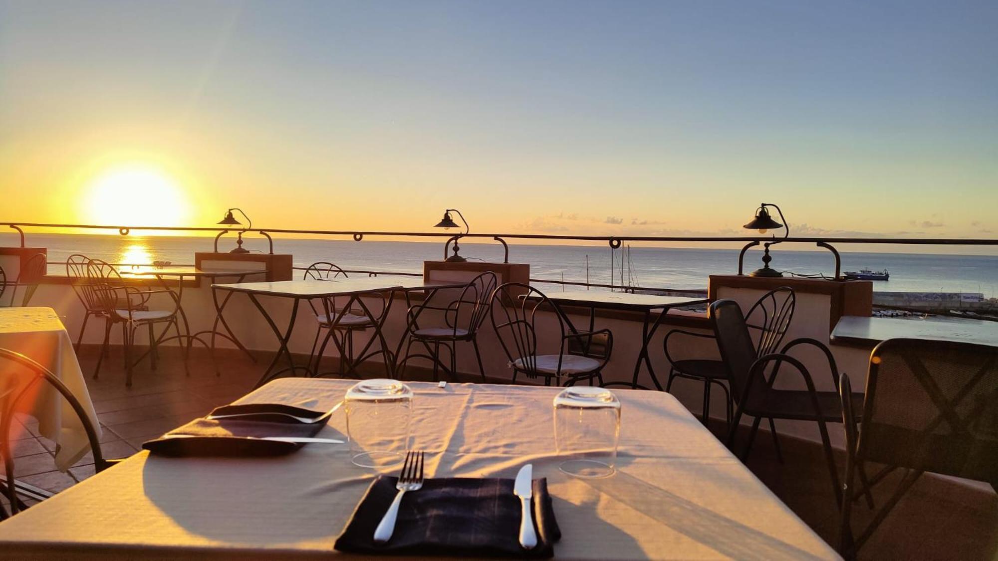 Bue Marino Hotel & Roof Lounge Кала-Гононе Экстерьер фото