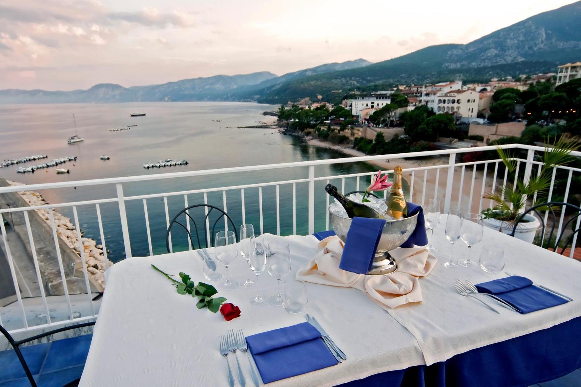 Bue Marino Hotel & Roof Lounge Кала-Гононе Экстерьер фото